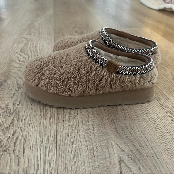 UGG® Tazz Maxi Curly Genuine Shearling Platform Slipper Sz 11 - Picture 2 of 7